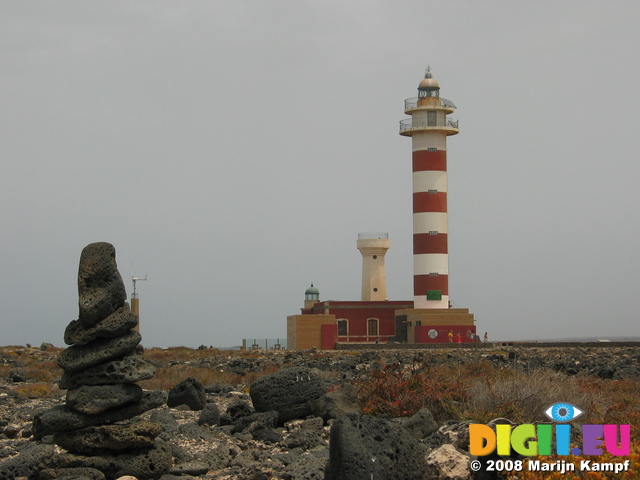 27847 Pillar of rocks and lighthouse Faro de Toston